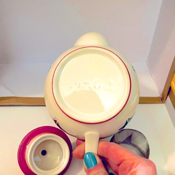 Mini floral teapot, handcrafted by Sun Art - Picture 4 of 4